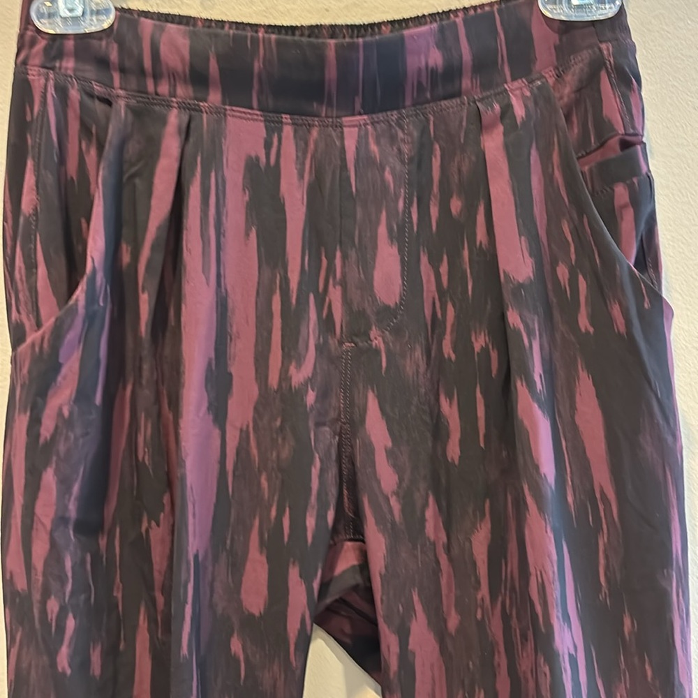 lululemon athletica joggers NWOT size 2 - Picture 4 of 15